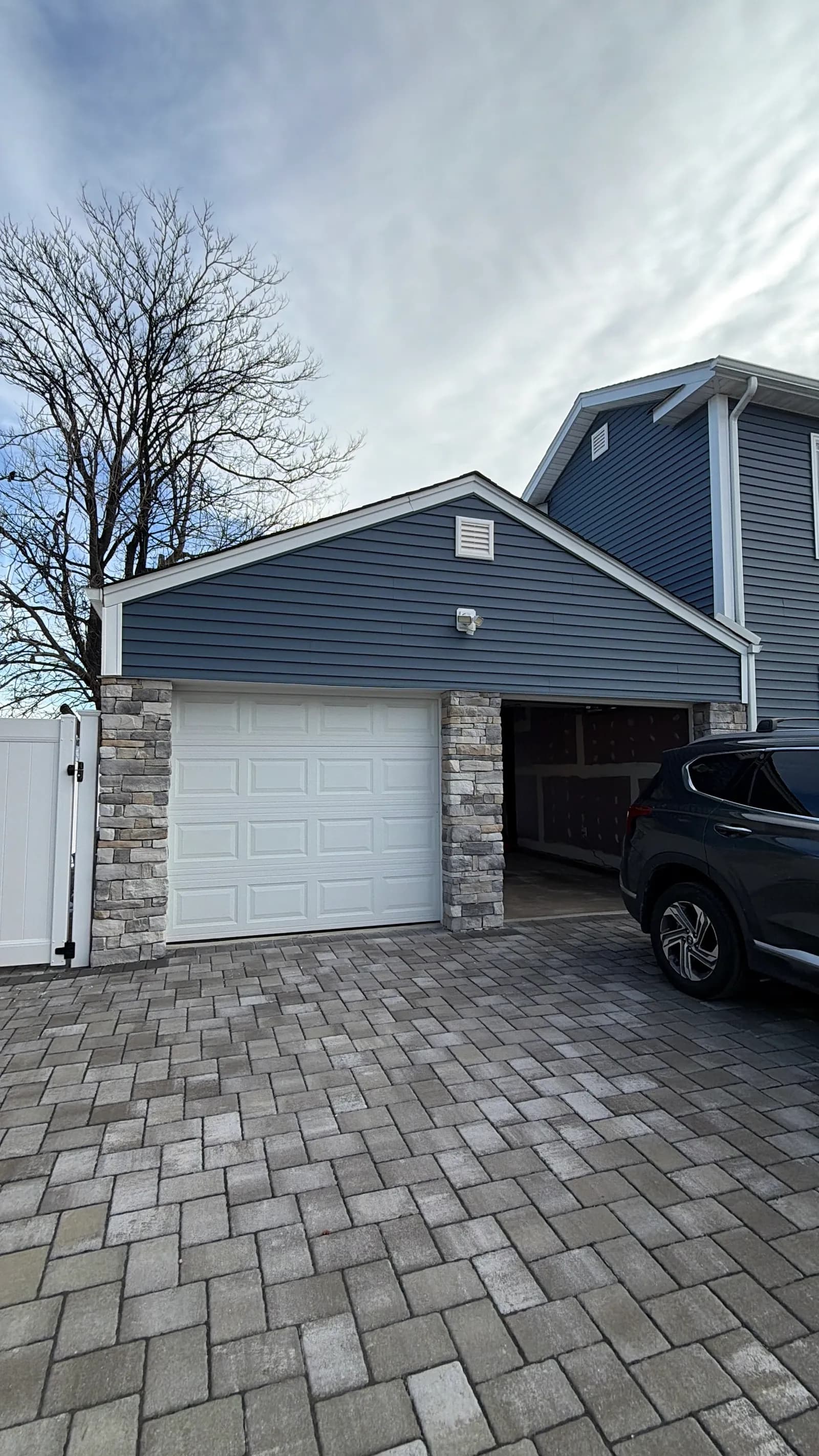 Original single-door garage before renovation
