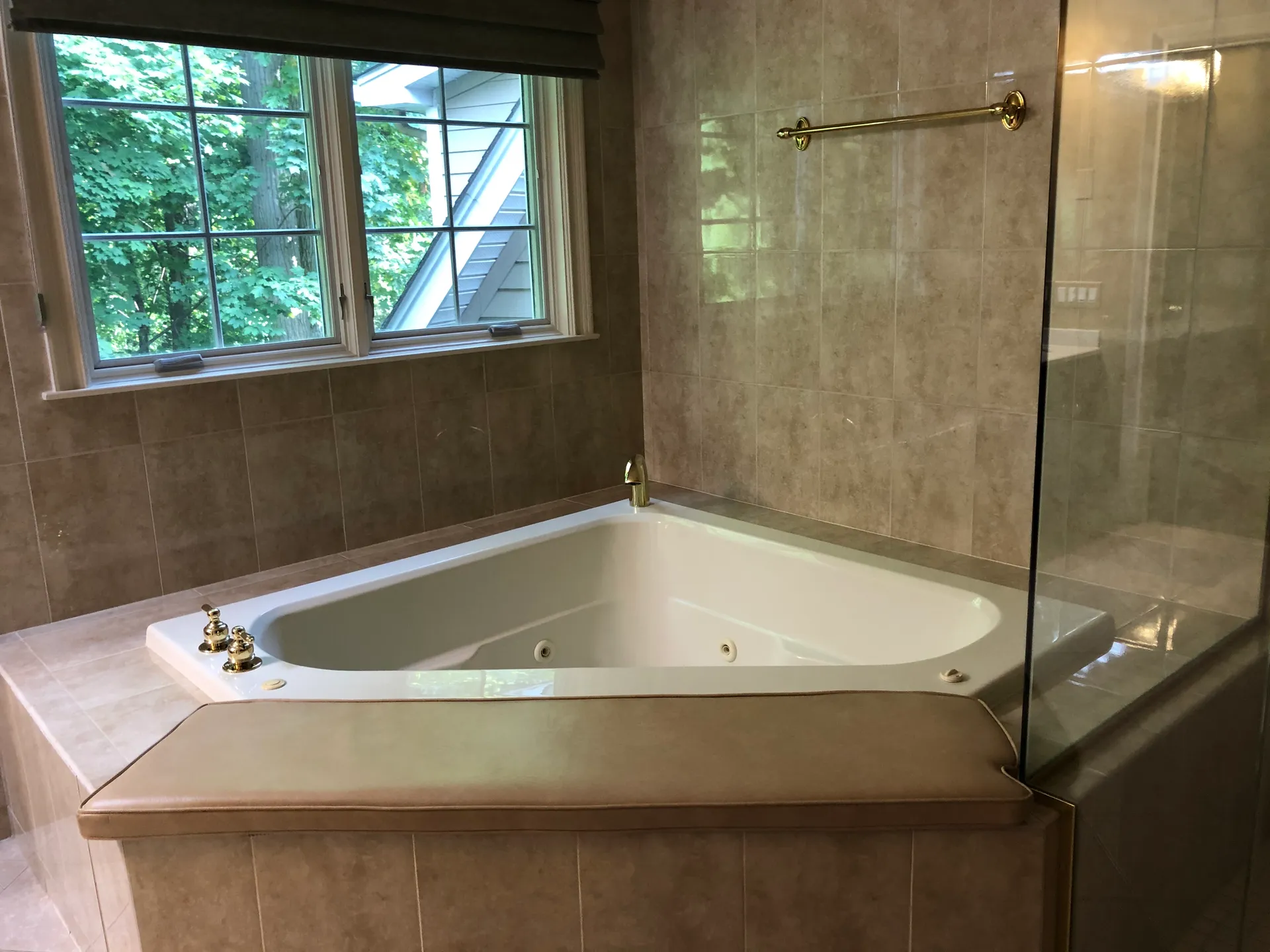 Primary bathroom before renovation